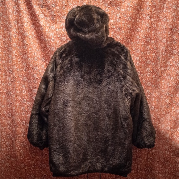 Oversized Reversible Faux Fur / Leather Jacket - Picture 2 of 8